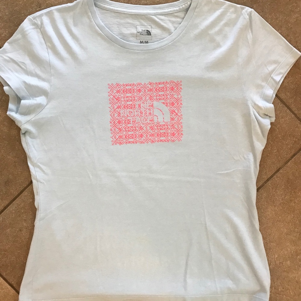 North Face Shirt Size Medium
